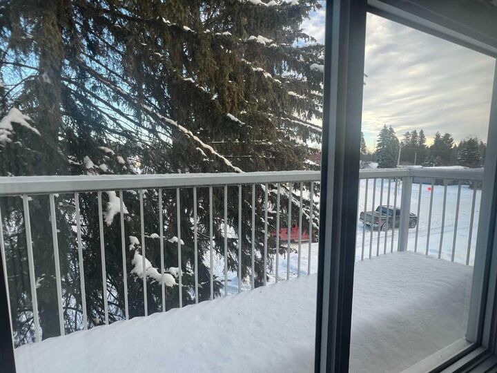 Property Photo:  506 41 Street 11  AB T7E 1A2 