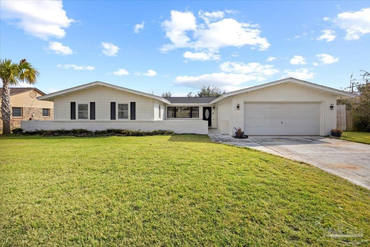Property Photo: 2521 Tomlinson Rd FL 32526