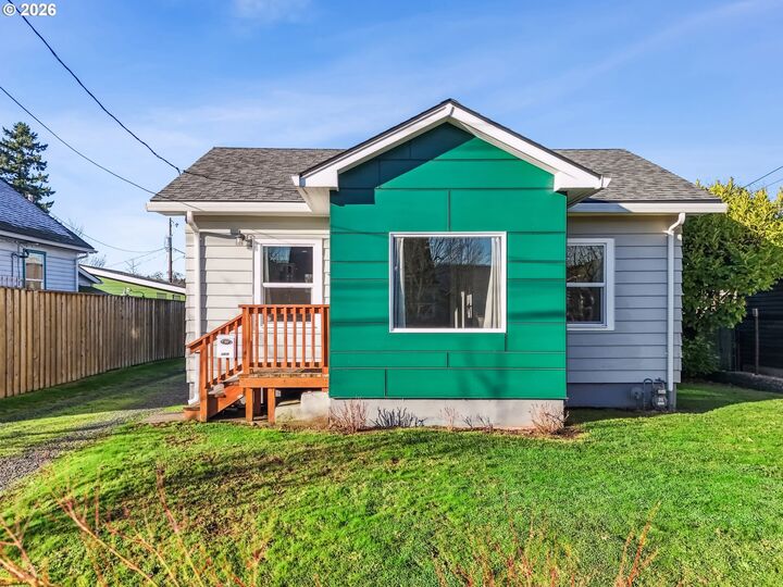 Property Photo:  1405 NE 63rd Ave  OR 97213 