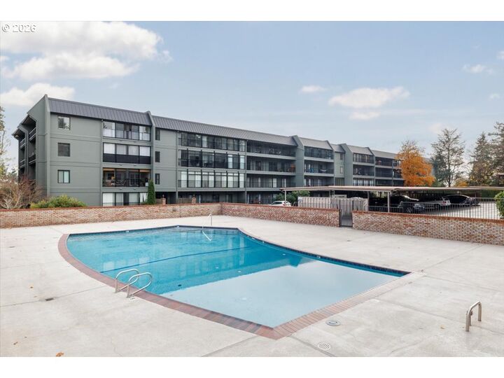 Property Photo:  45 Eagle Crest Dr 500  OR 97035 