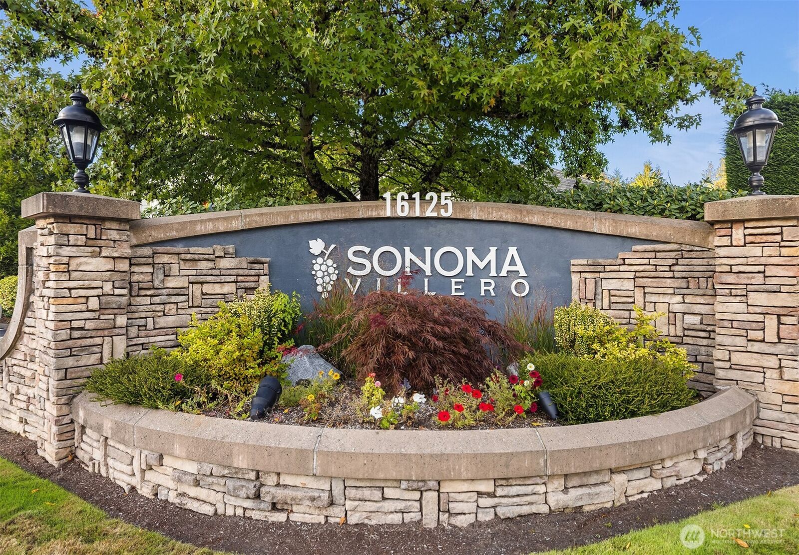 Property Photo:  16125  Juanita Woodinville Way NE 414  WA 98011 