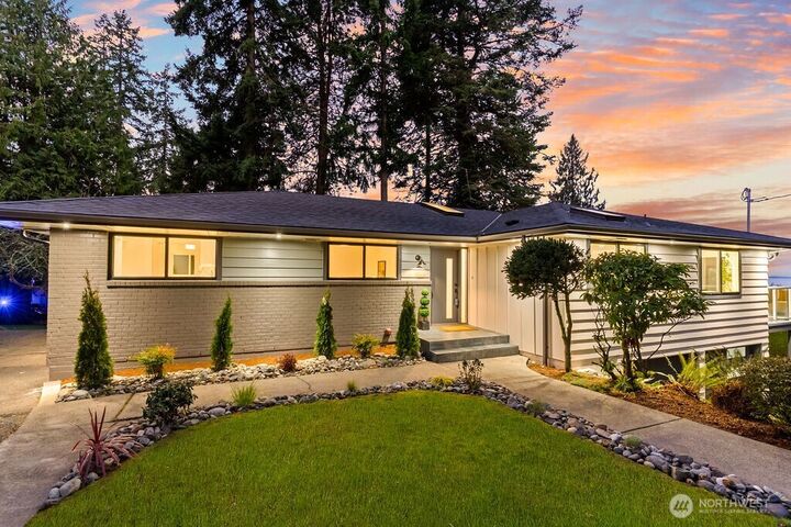 Property Photo:  16858  76th Avenue W  WA 98026 