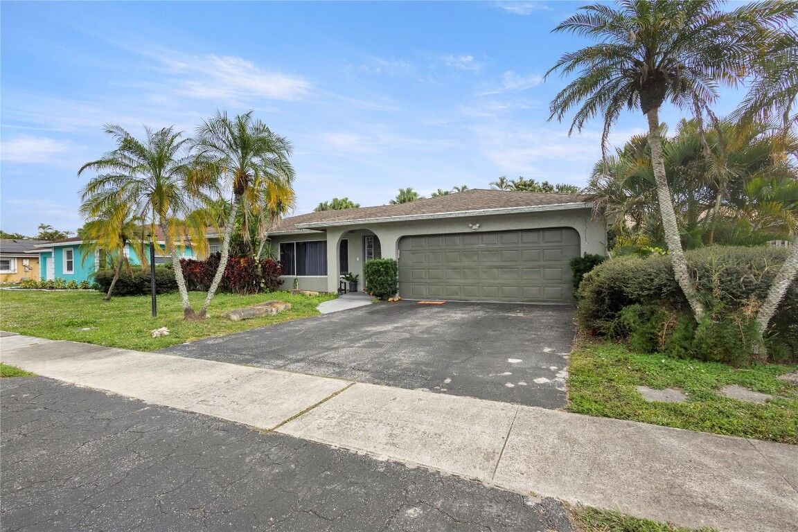 Property Photo:  10344 Dorchester Drive  FL 33428 