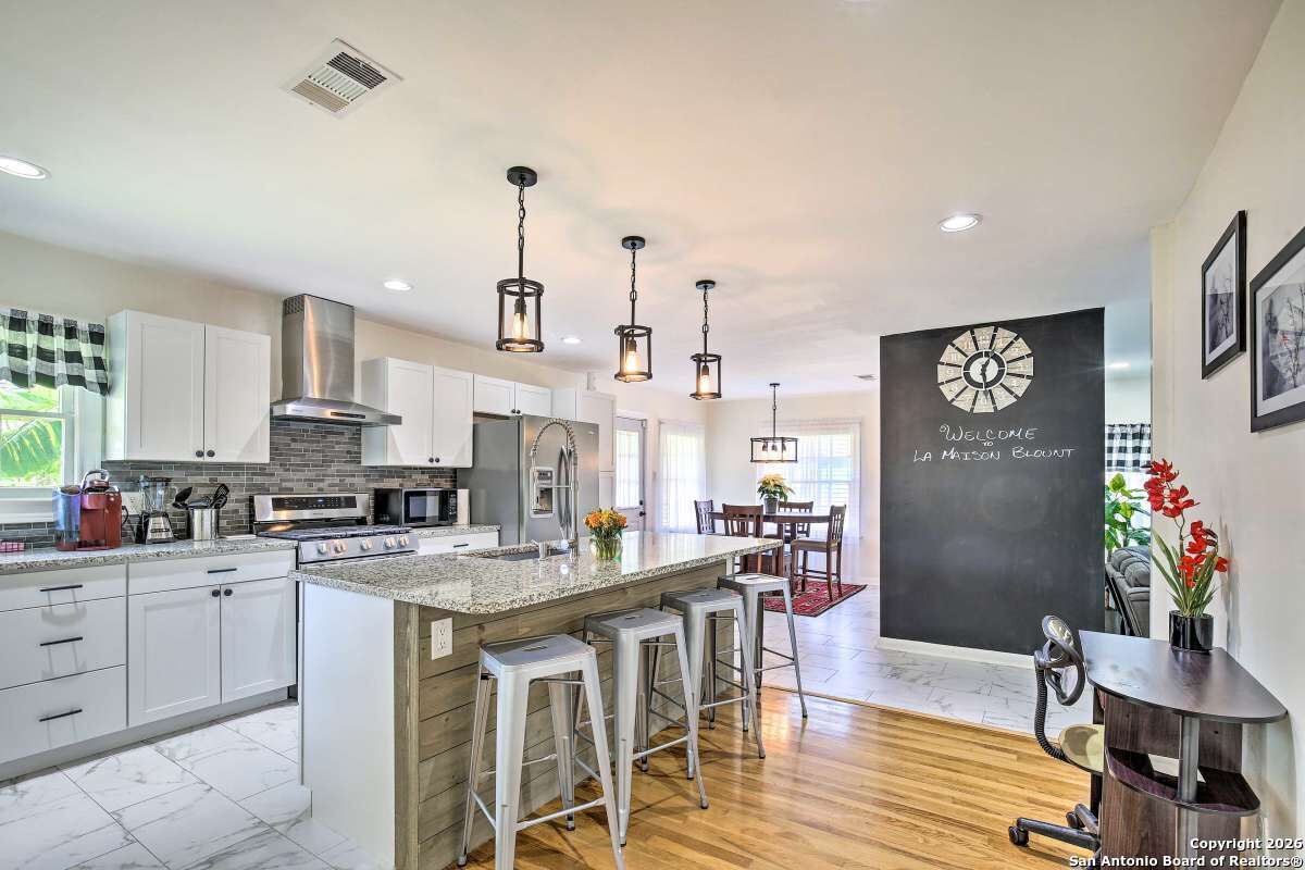 Property Photo:  1519 Santa Anna  TX 78201 