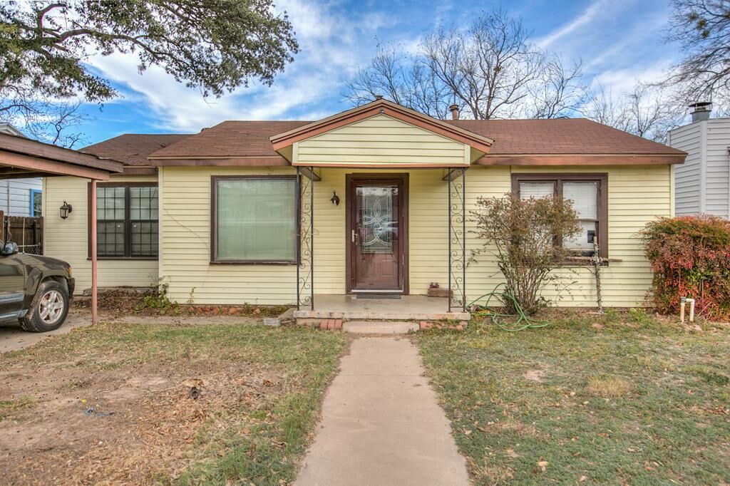 Property Photo:  1518 Preusser St  TX 76903 