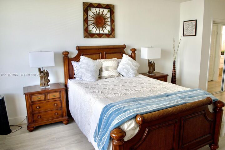 Property Photo:  3725 S Ocean Dr 423  FL 33019 