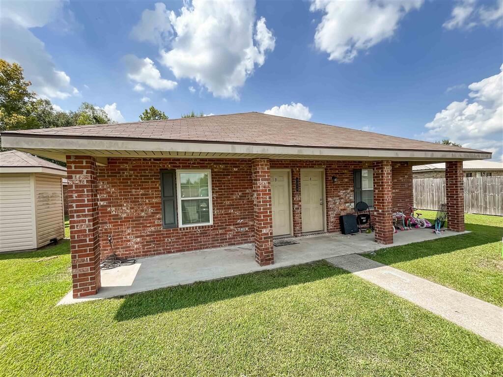 Property Photo: 3318 Carver Road A LA 70615