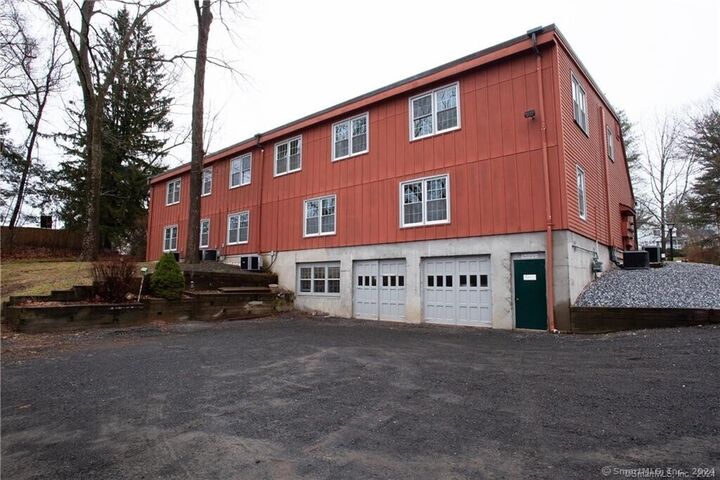 Property Photo:  128 Garden Street 2nd Floor 3  CT 06032 