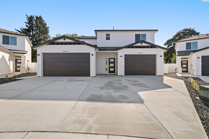 Property Photo:  1140 S Underwood Pl  WA 99337 