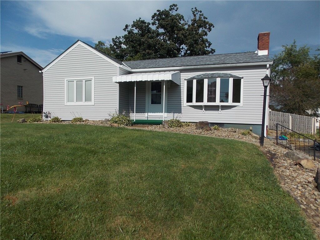 Property Photo:  511 Pearl Ave  PA 16046 