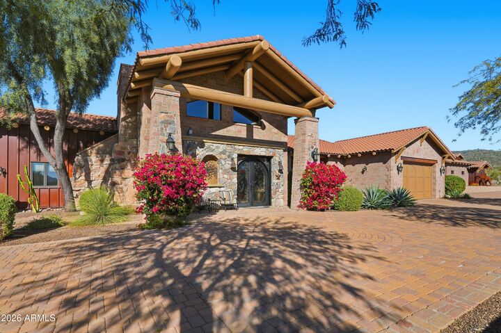 Property Photo:  42531 N Spur Cross Road  AZ 85331 