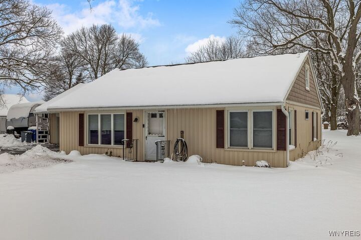 Property Photo:  5536 Townline Road  NY 14132 