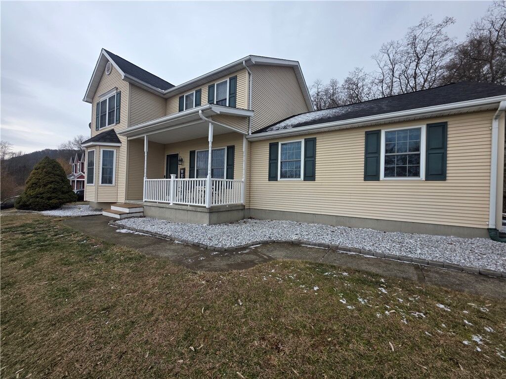 Property Photo:  142 Nottingham Way  NY 14903 