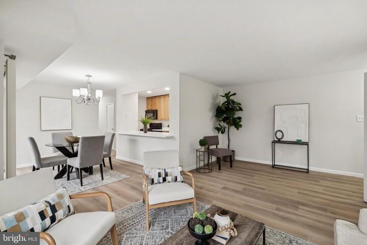 Property Photo:  8006 Chanute Place 17/8  VA 22042 