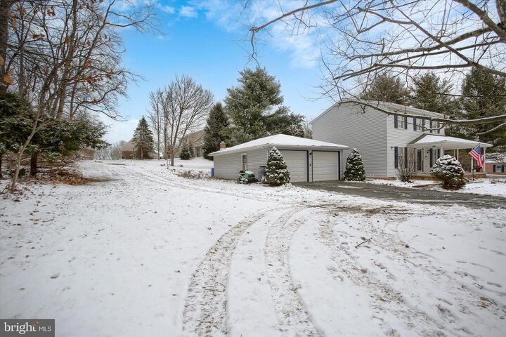Property Photo:  503 Mumper Lane  PA 17019 