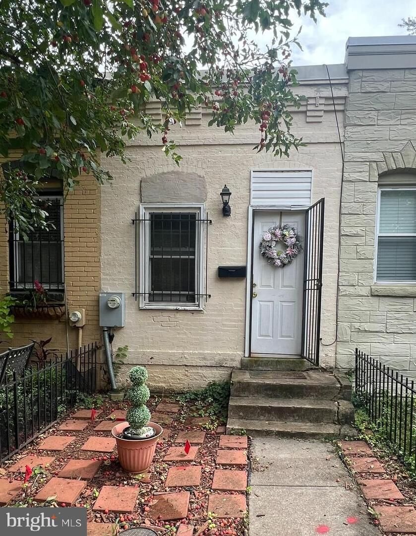 Property Photo:  1341 C Street NE  DC 20002 