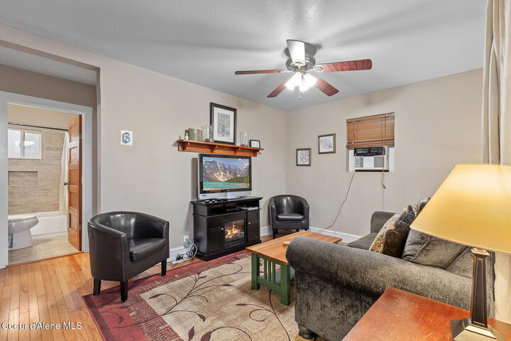 Property Photo:  1303 E Pennsylvania Ave  ID 83814 