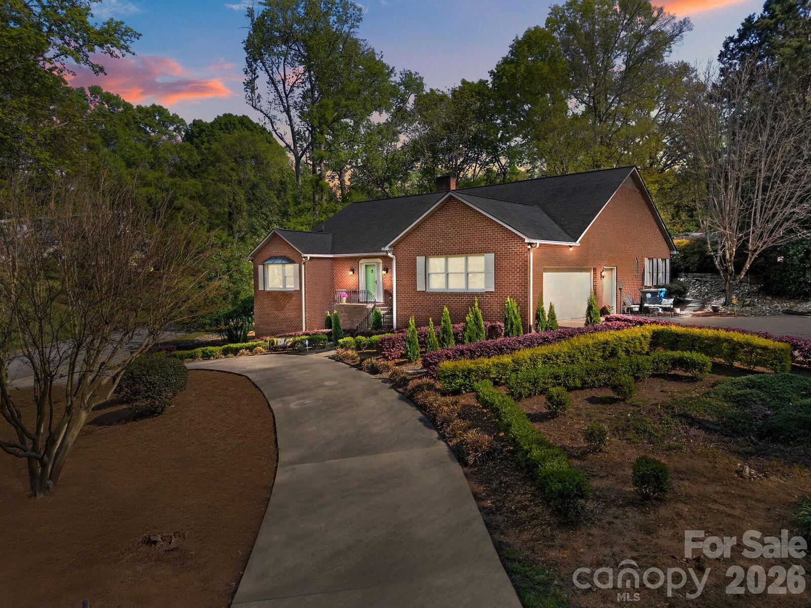 Property Photo: 961 Confederate Avenue NC 28144