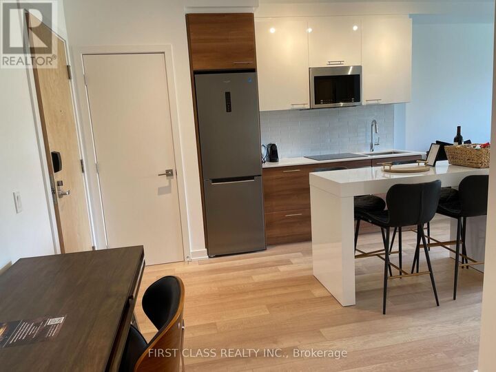 Property Photo:  120 Carrick Trail 306  ON P1P 0A1 