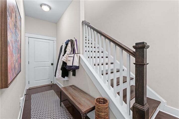 Property Photo:  1325 Oakview Road  GA 30030 