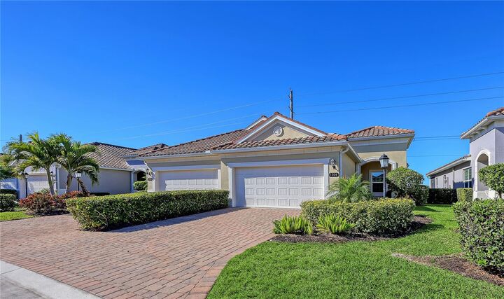 Property Photo: 1504 Calle Grand Street FL 34209