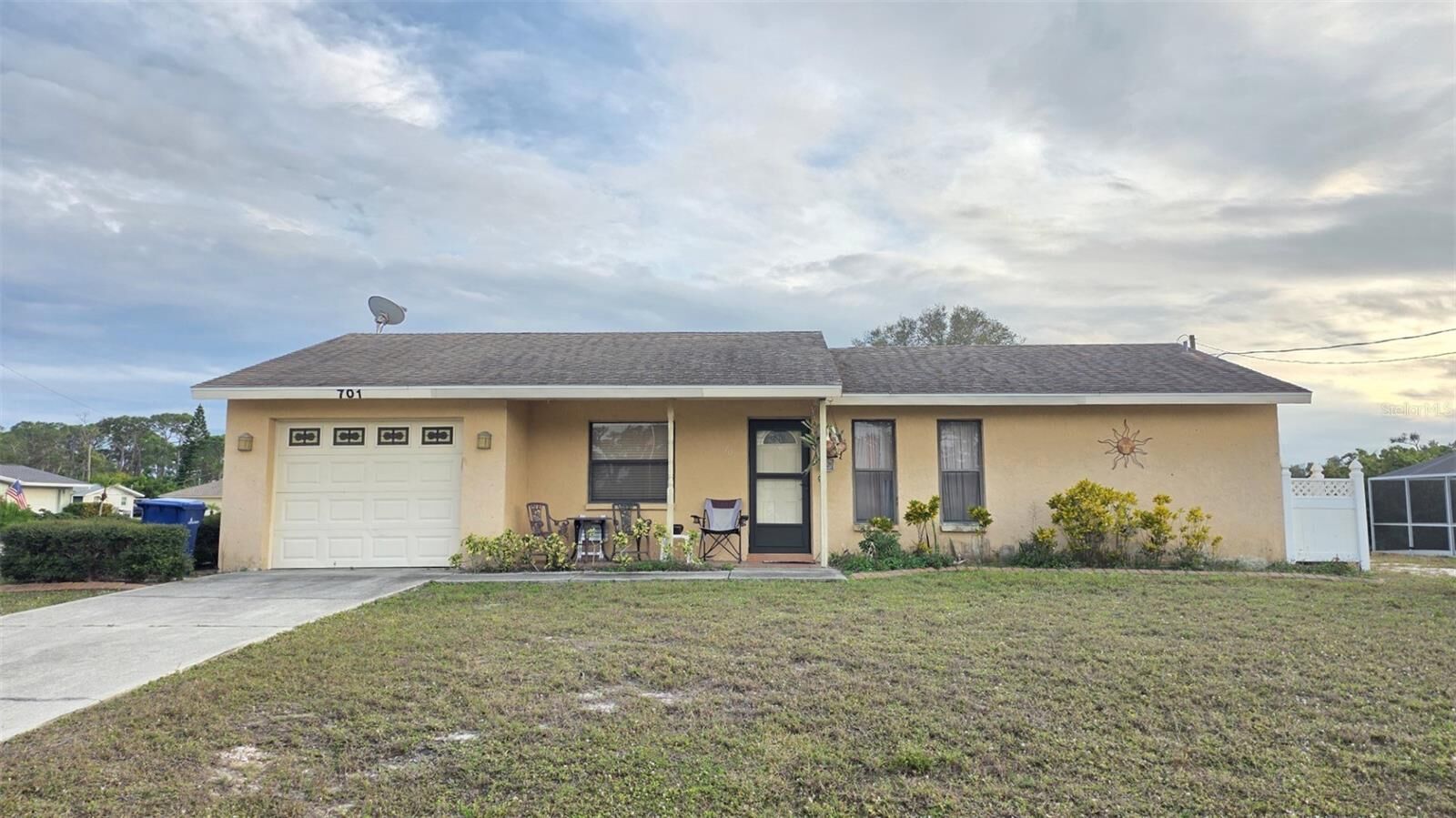 Property Photo:  701 Lehigh Road  FL 34293 