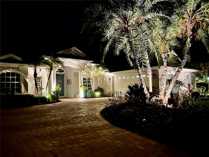 Property Photo:  11407 Savannah Lakes Drive  FL 34219 