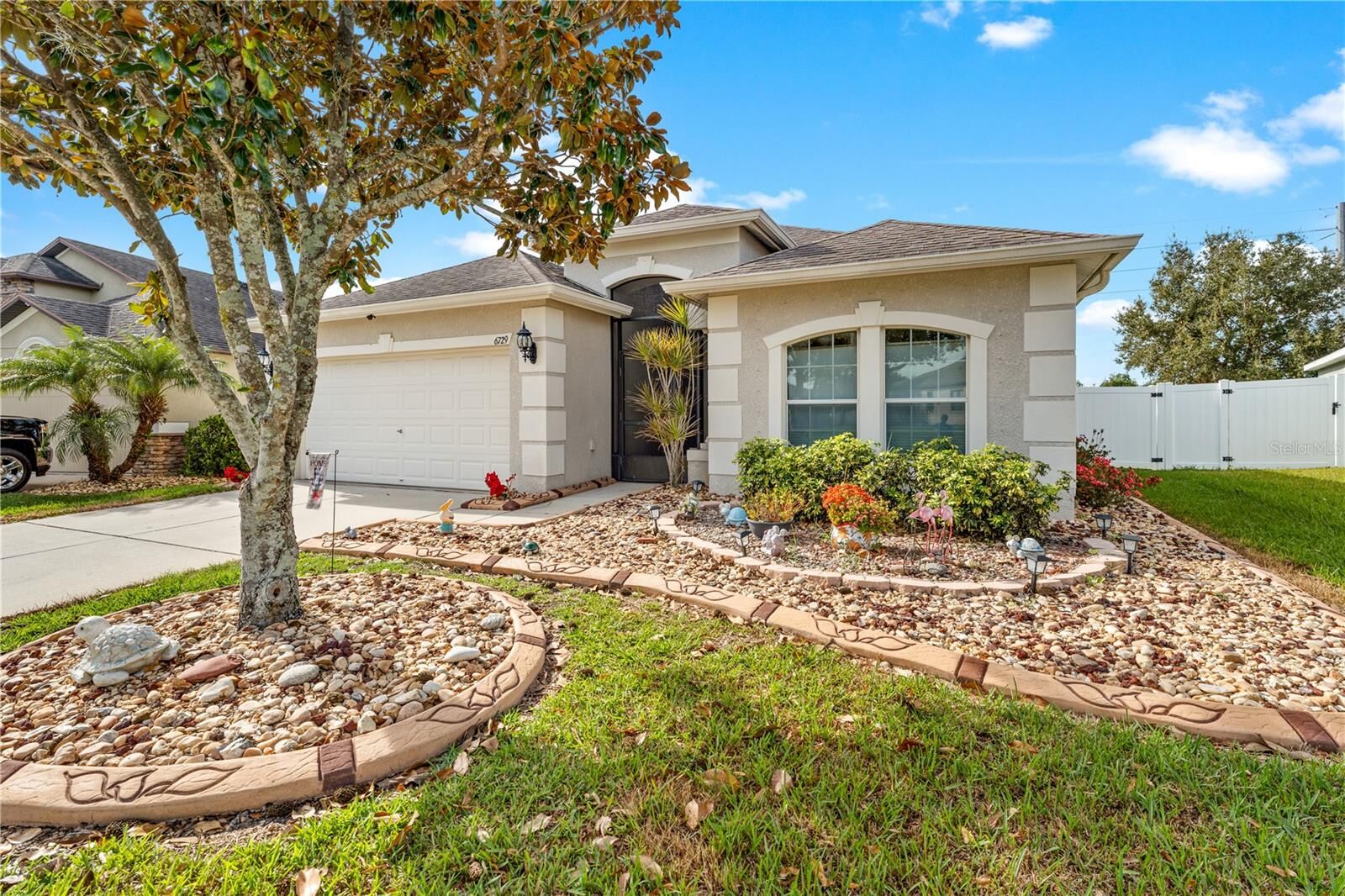 Property Photo: 6729 Boulder Run Loop FL 33545