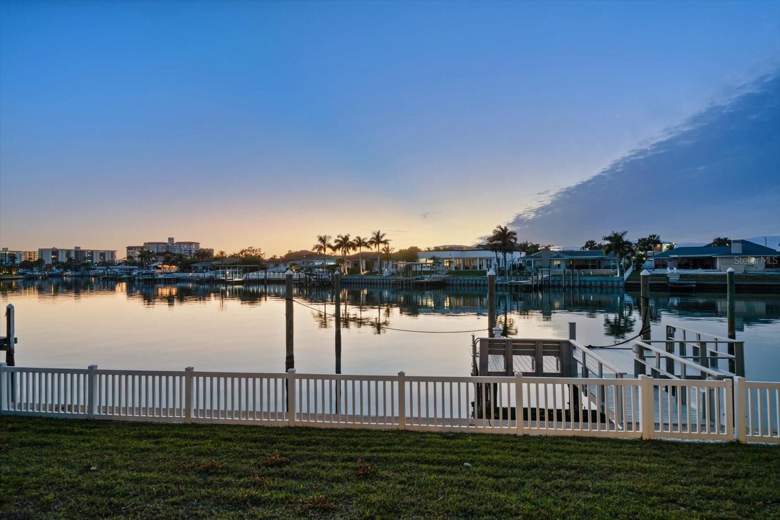 Property Photo:  878 Harbor Island  FL 33767 
