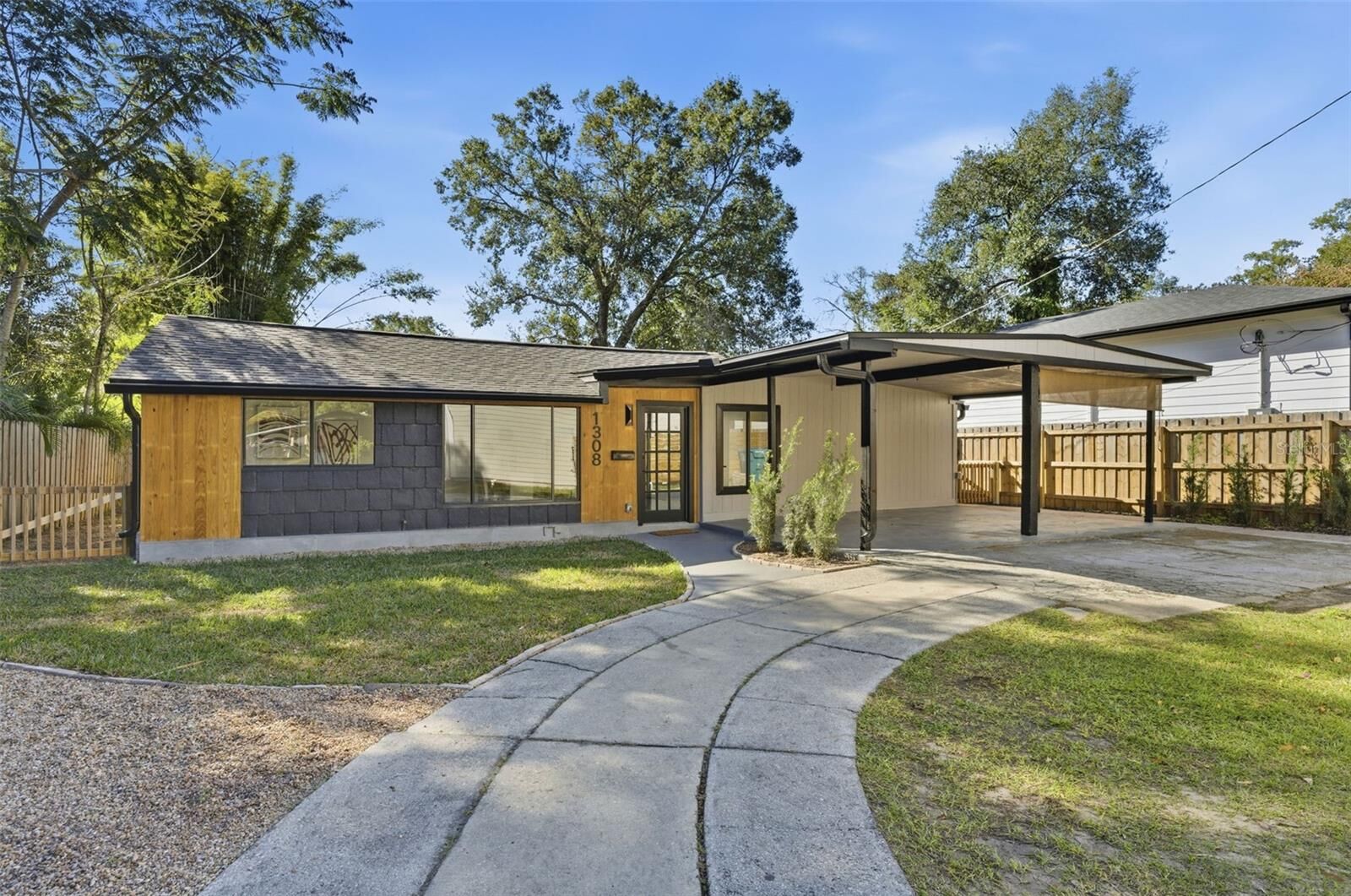 Property Photo:  1308 Oregon Street  FL 32803 