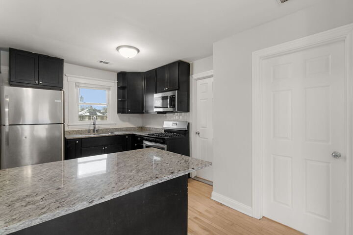 Property Photo:  1144 N Austin Boulevard 2  IL 60302 