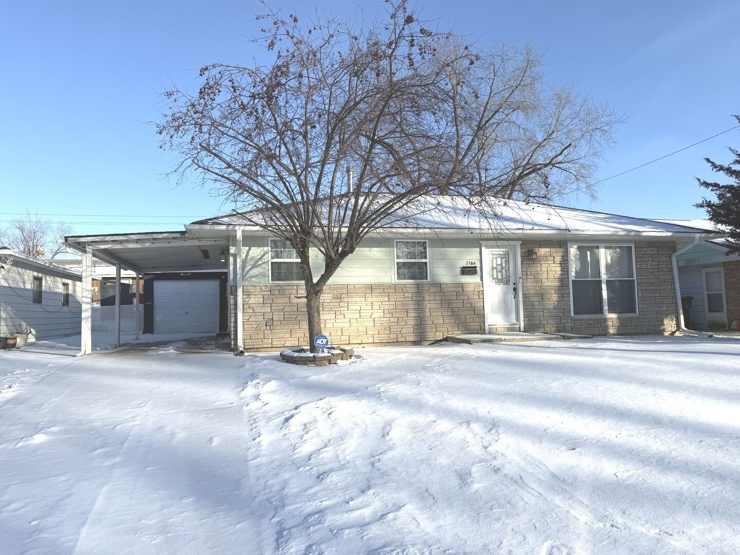 Property Photo:  2106 Tepee Avenue  IL 60110 