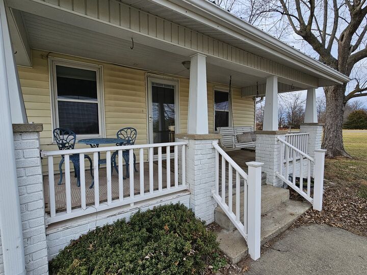 Property Photo:  793 County Road 635 E  IL 62895 