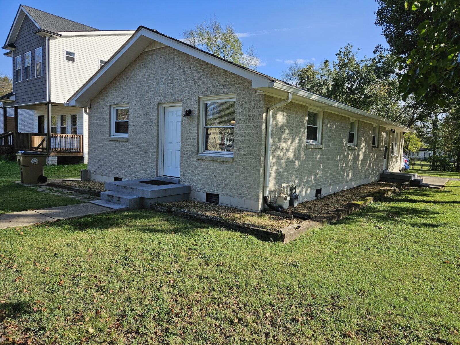 Property Photo:  500 Cumberland Ave  TN 37115 