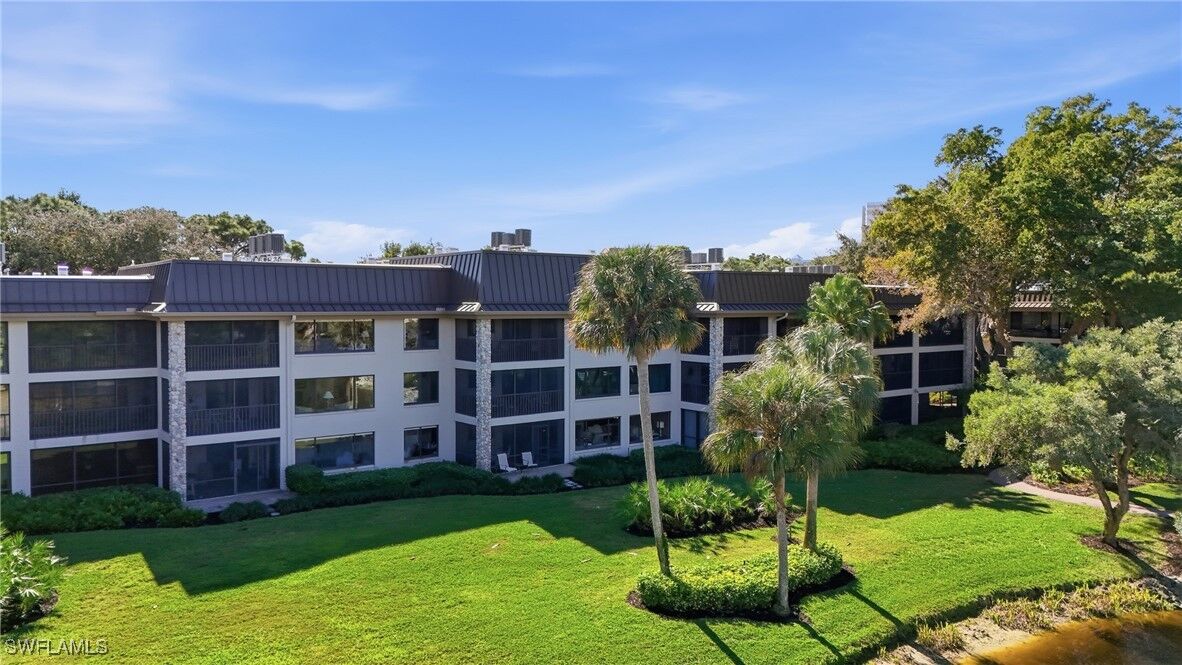 Property Photo: 5950 Pelican Bay Boulevard 125 FL 34108