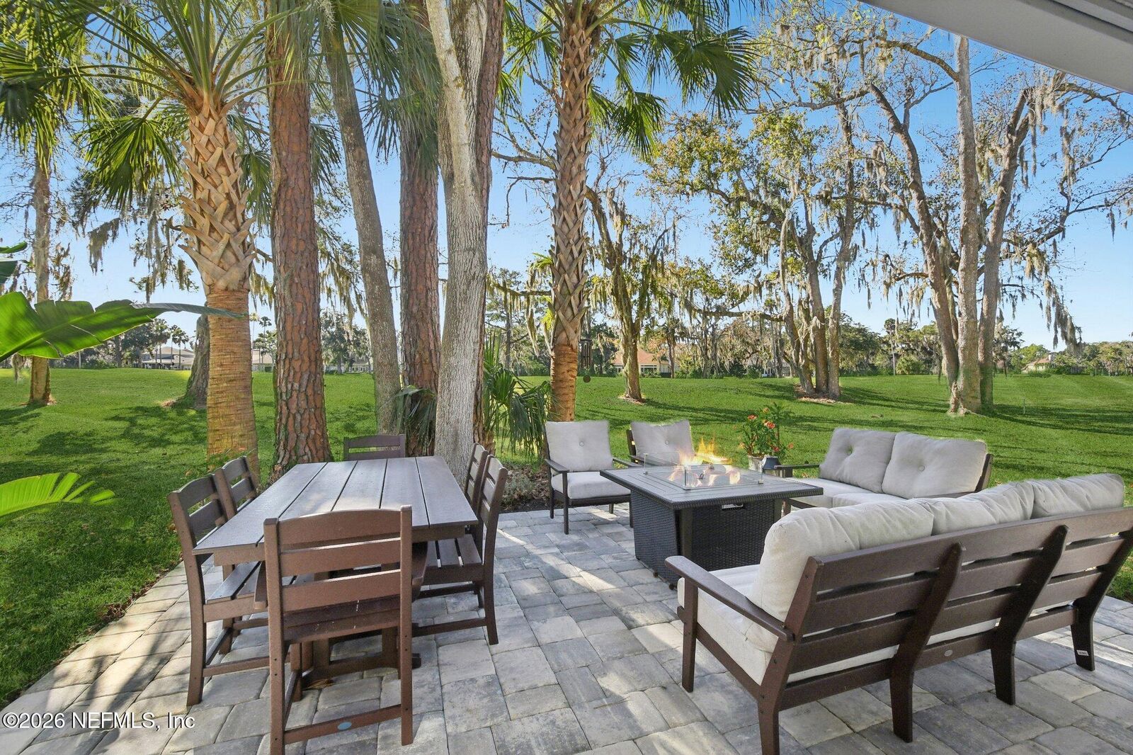 Property Photo:  102 Conch Court  FL 32082 