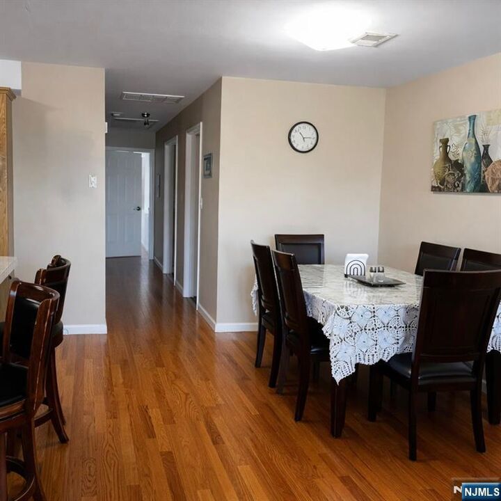 Property Photo:  952 Flora Street  NJ 07201 