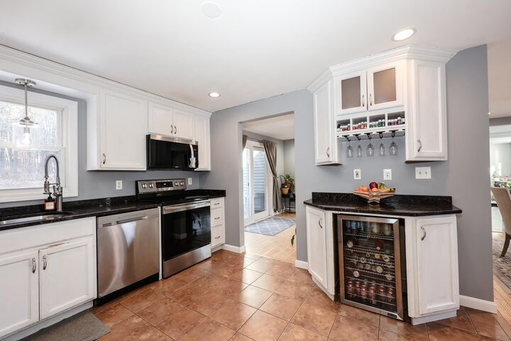 Property Photo: 4 Ash Street NH 03053