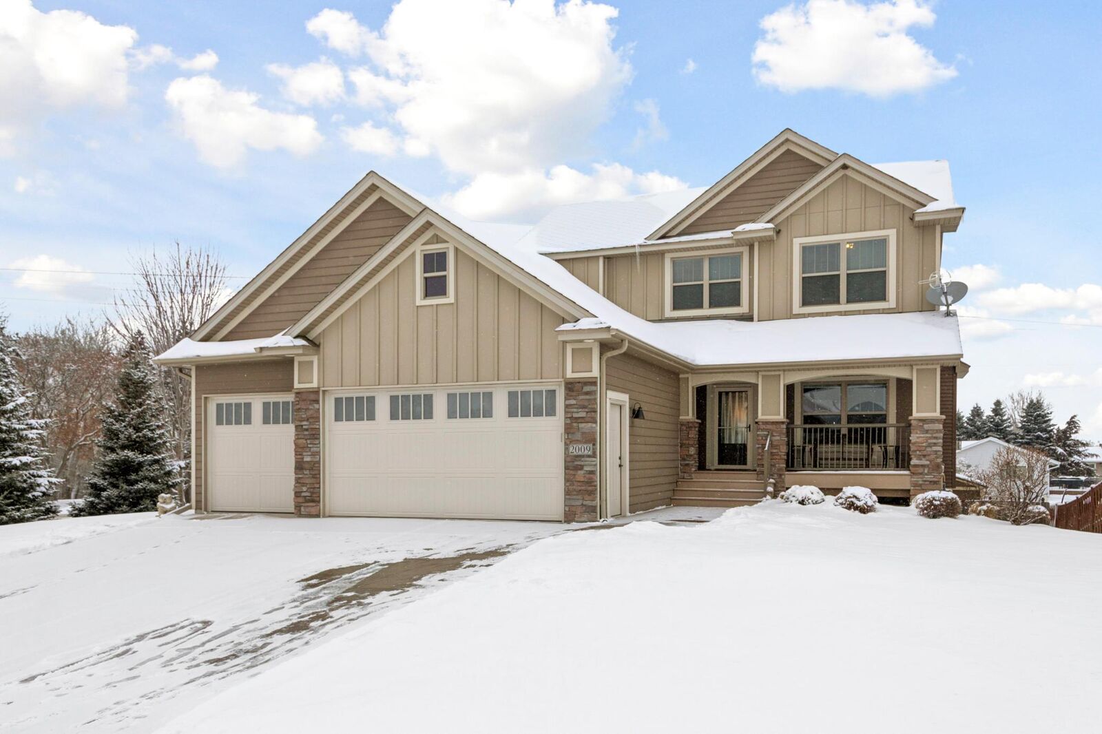 Property Photo:  2009 Red Oak Lane  MN 55038 