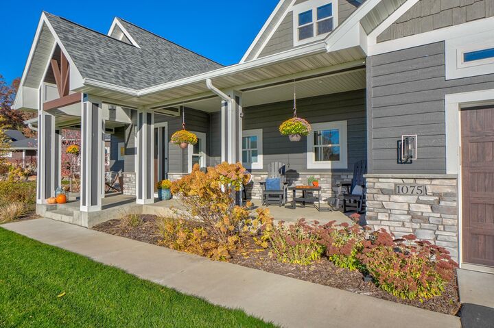 Property Photo: 1075 Autumn Oak Lane WI 54016