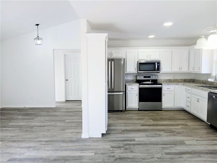 Property Photo:  100 W 7th Street  AR 72638 