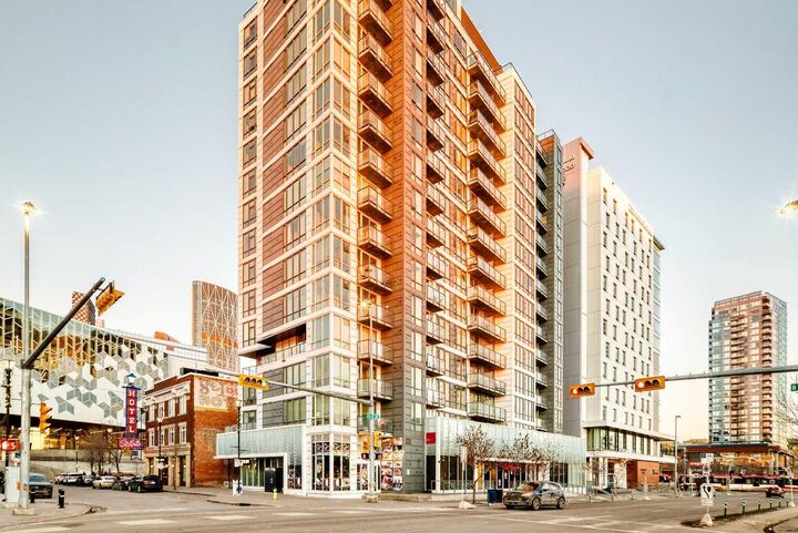 Property Photo: 450 8 Avenue SE 310 AB T2G 1T2