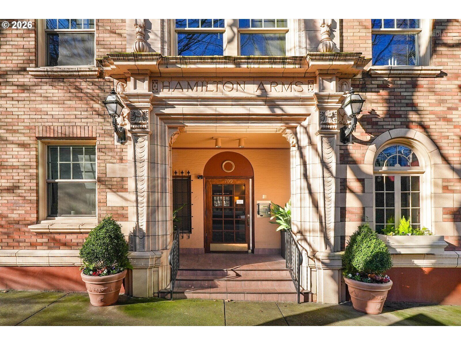 Property Photo:  709 SW 16th Ave 308  OR 97205 