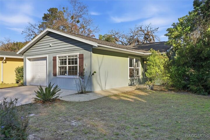 Property Photo:  1 Black Cherry Drive  FL 34446 