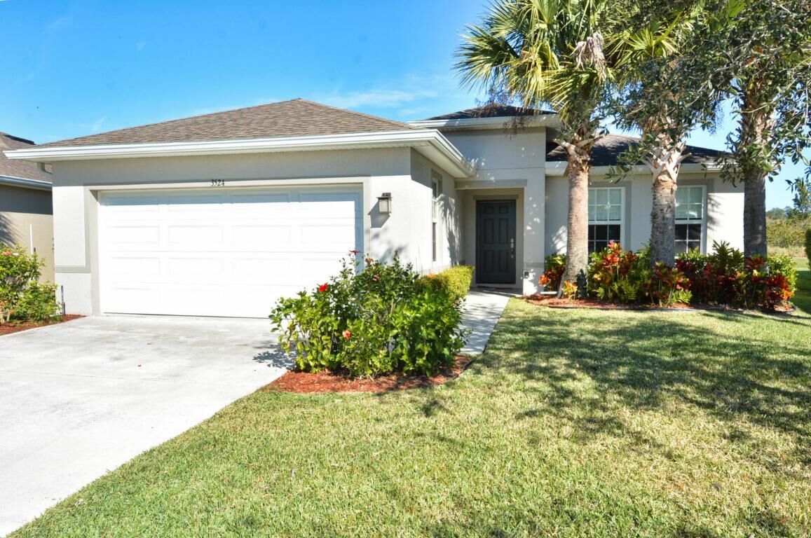 Property Photo: 3524 Carriage Pointe Circle FL 34981