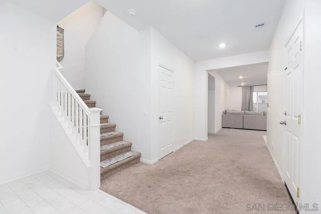 Property Photo:  27035 Kodiak Ct  CA 92585 