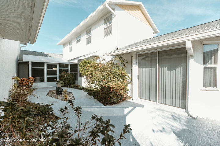 Property Photo:  905 Maplewood Court  FL 32940 