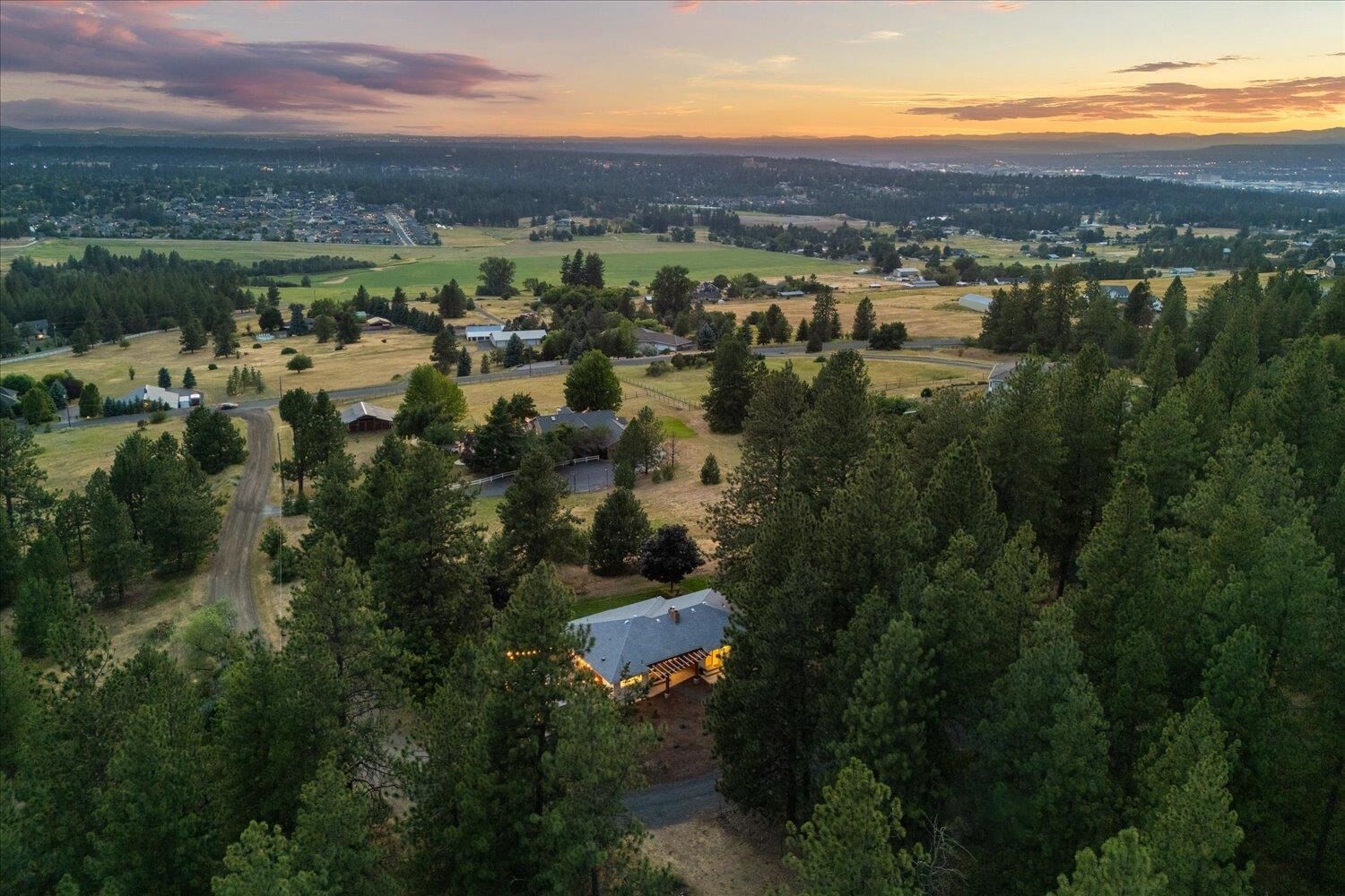 Property Photo: 6903 E 42nd Ave WA 99223