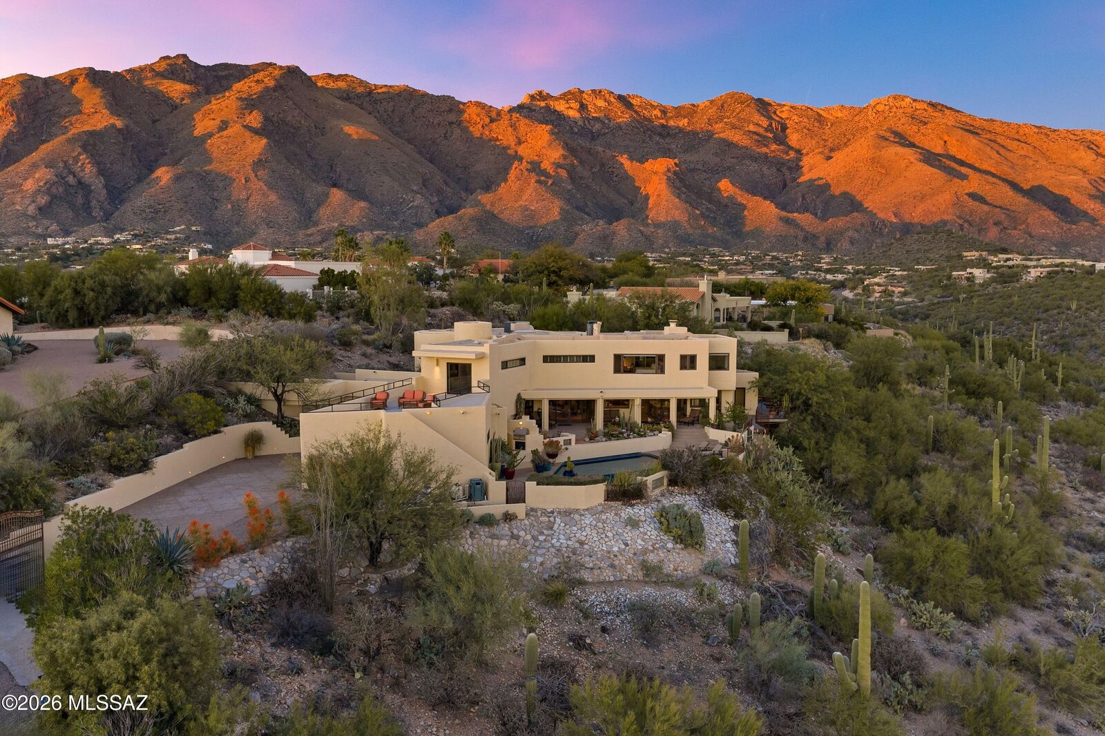 Property Photo:  5936 N Via Verdosa  AZ 85750 