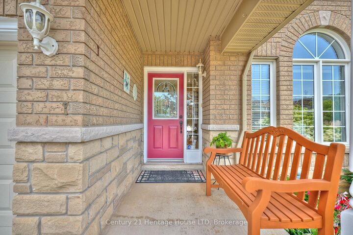 Property Photo:  222 Dorchester Drive  ON L3M 5K8 